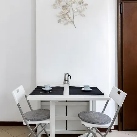 White Leaves By Wonderful Italy * Bolonia